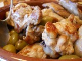Chicken with olives and white wine