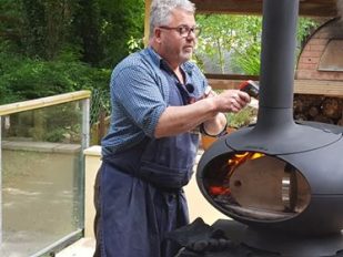 Cooking a Pizza on the Morso Forno