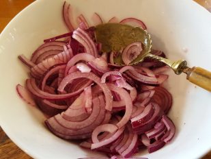 How to make our marinated sweet and sour red onions