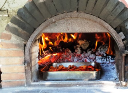 Building a Wood Fired Oven, Alpujarran Style - or How (not) to Build a Clay Oven